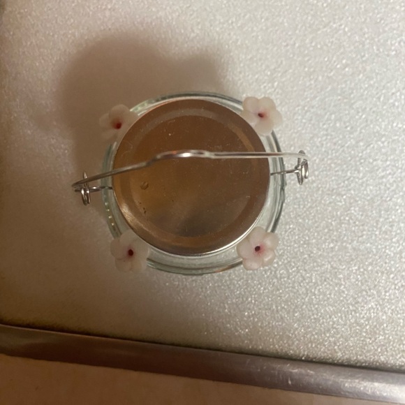 Hummingbird feeder - Picture 2 of 3